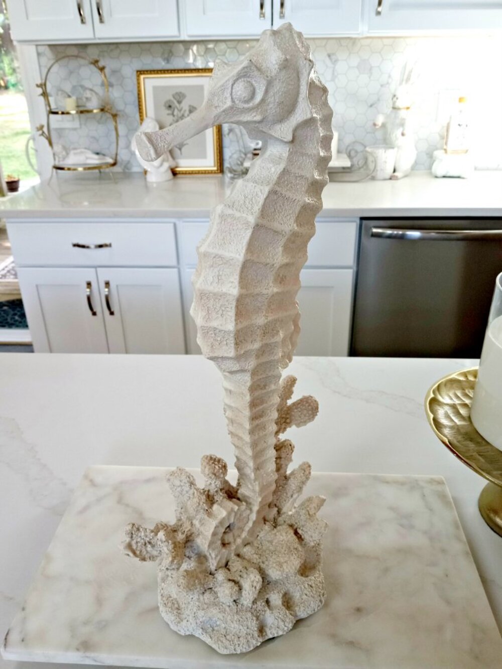 NEW! EXQUISITE 17 3/4  TALL SEAHORSE & CORAL STATUE DECOR - Picture 2 of 8